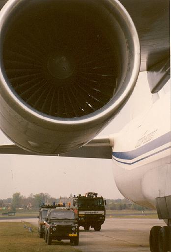 1991-04 Antonov 124--.jpg